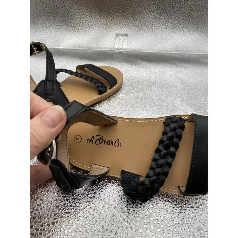 A Bear Co. Girls Black Braided Buckle Strappy Flat Open Toe Sandals‎ Size 9